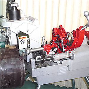 No need to remove carriage, reamer or Die-head